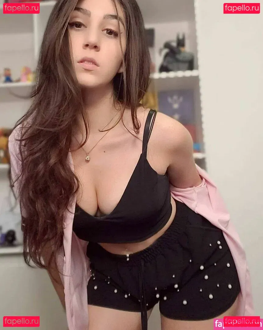 Carolzinha SG Onlyfans Photo Gallery 