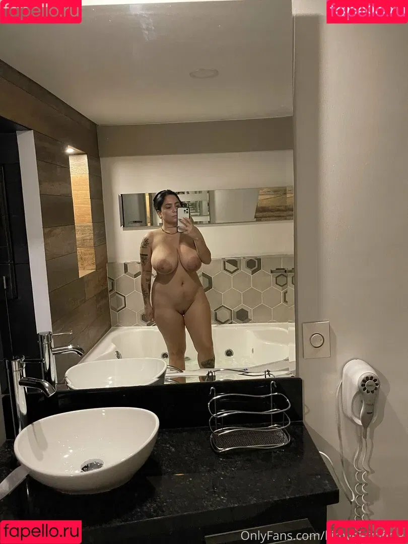 KimVelezOficial Onlyfans Photo Gallery 