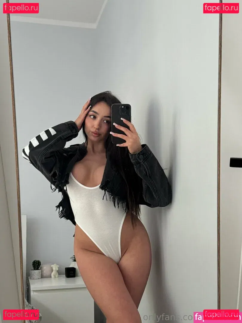 songheli Onlyfans Photo Gallery 