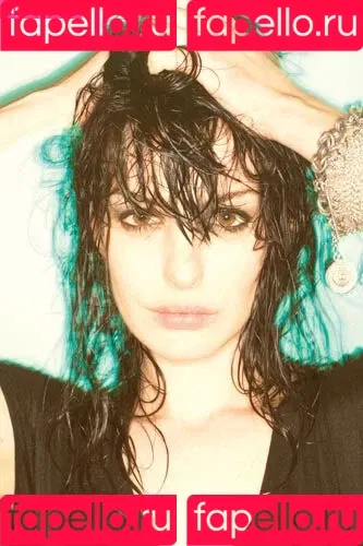 Anne Hathaway Onlyfans Photo Gallery 