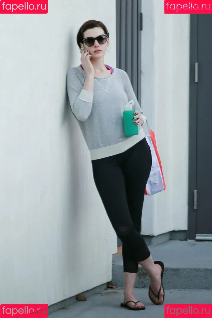 Anne Hathaway Onlyfans Photo Gallery 
