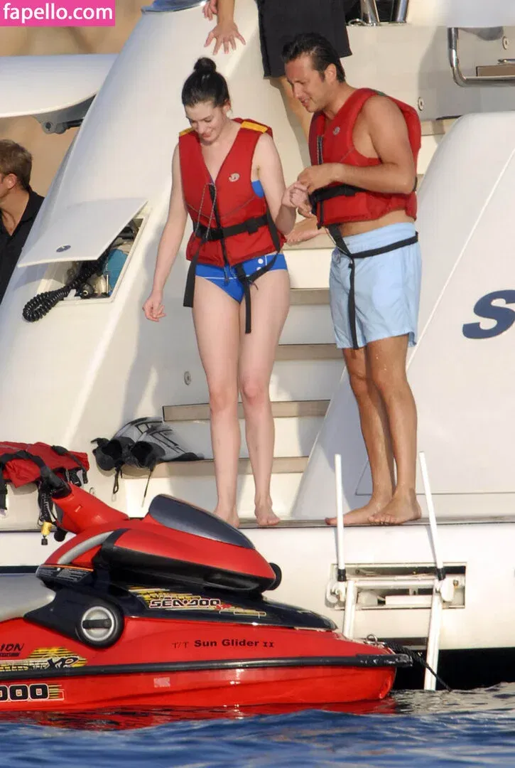 Anne Hathaway Onlyfans Photo Gallery 