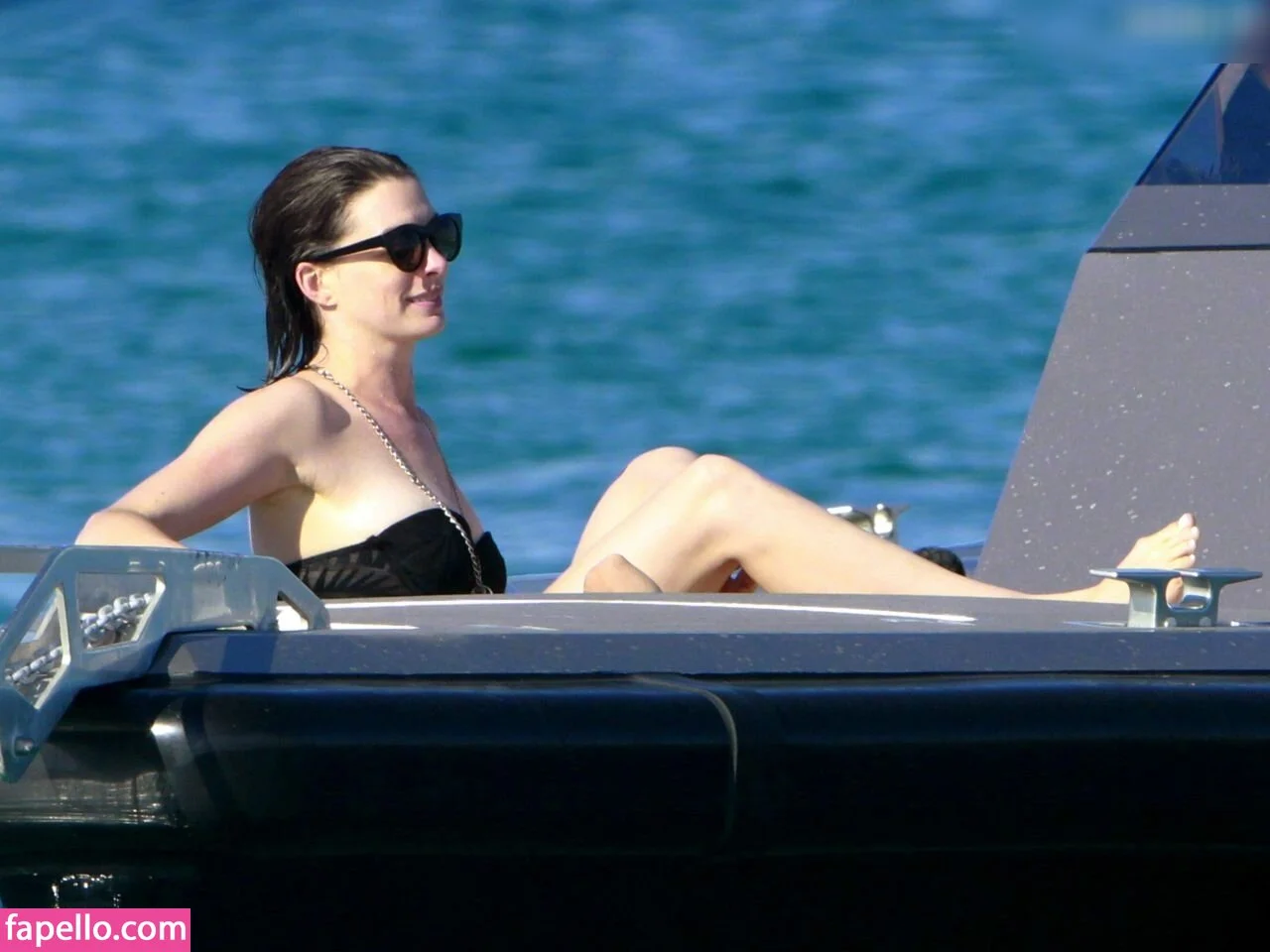 Anne Hathaway Onlyfans Photo Gallery 