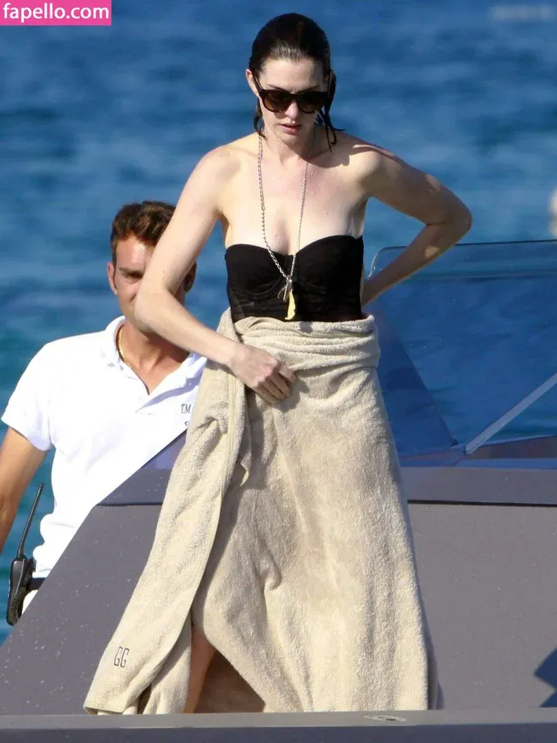 Anne Hathaway Onlyfans Photo Gallery 