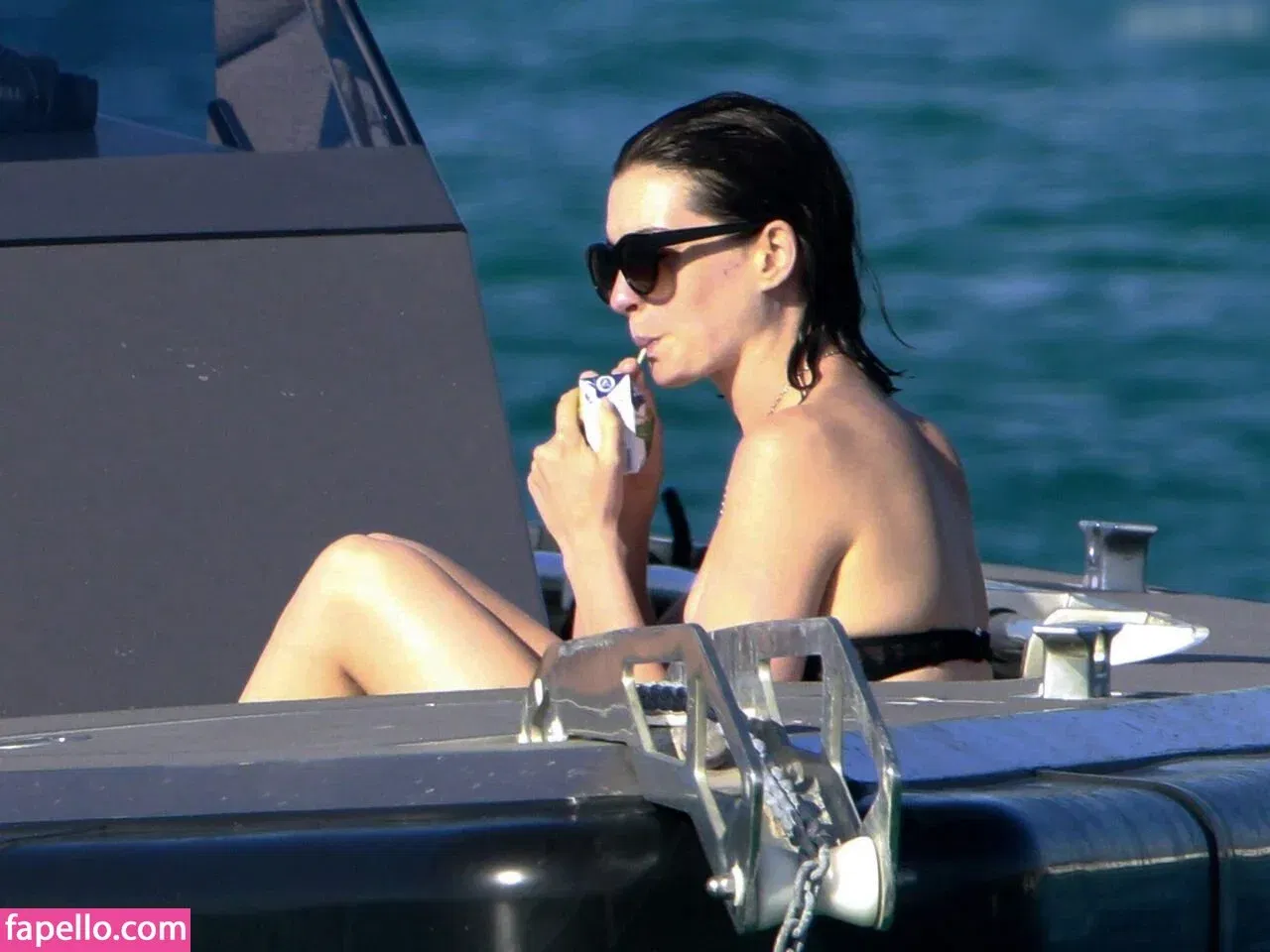 Anne Hathaway Onlyfans Photo Gallery 