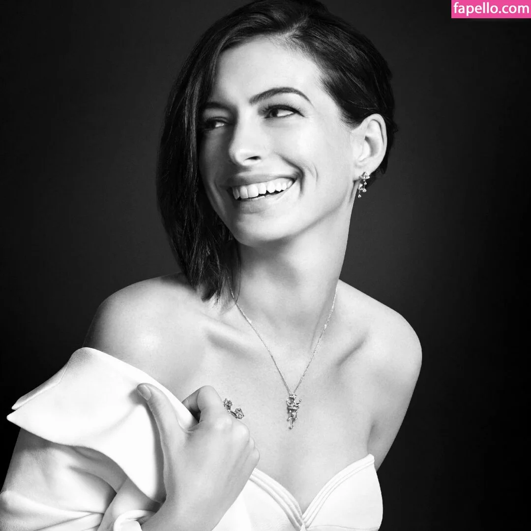 Anne Hathaway Onlyfans Photo Gallery 