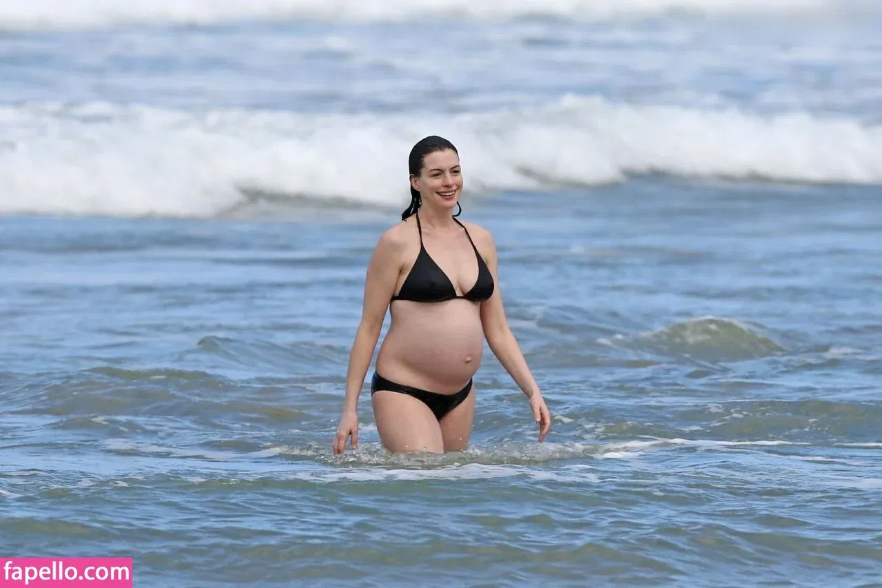 Anne Hathaway Onlyfans Photo Gallery 