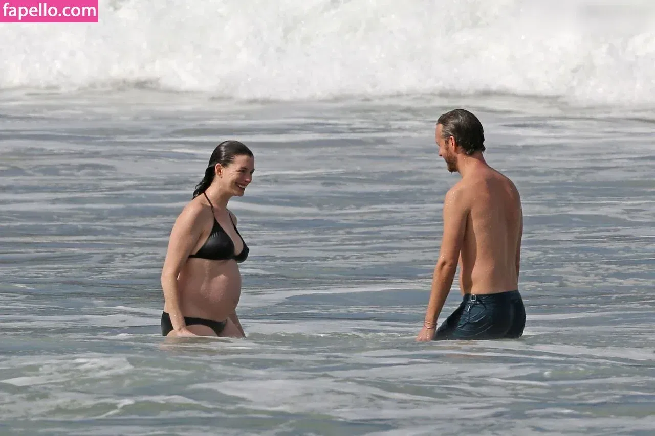 Anne Hathaway Onlyfans Photo Gallery 