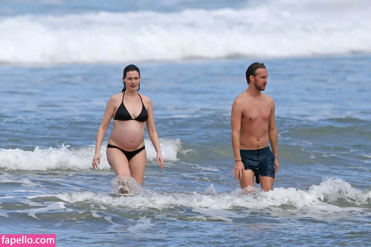 Anne Hathaway Onlyfans Photo Gallery 