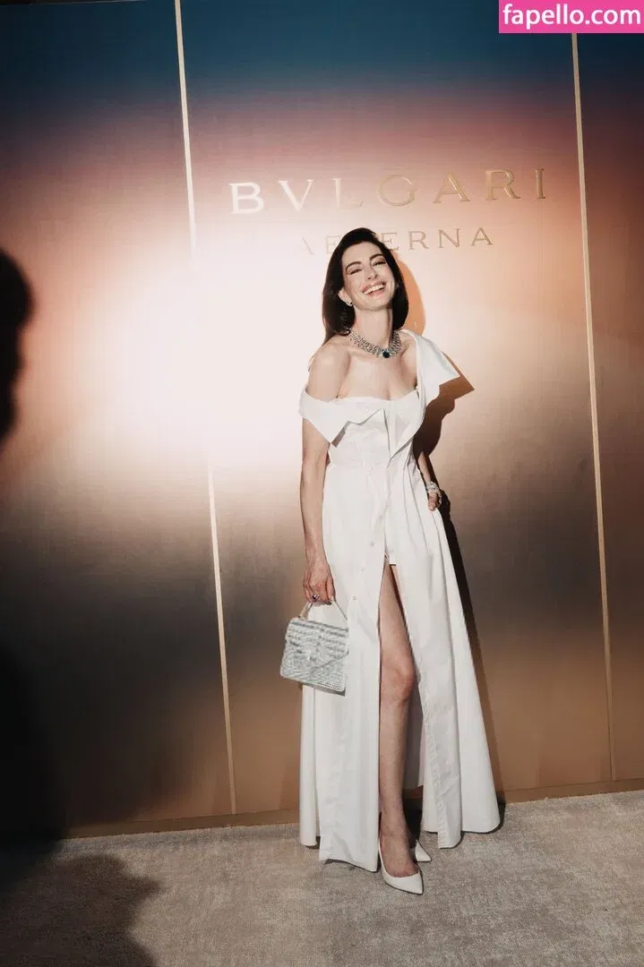 Anne Hathaway Onlyfans Photo Gallery 