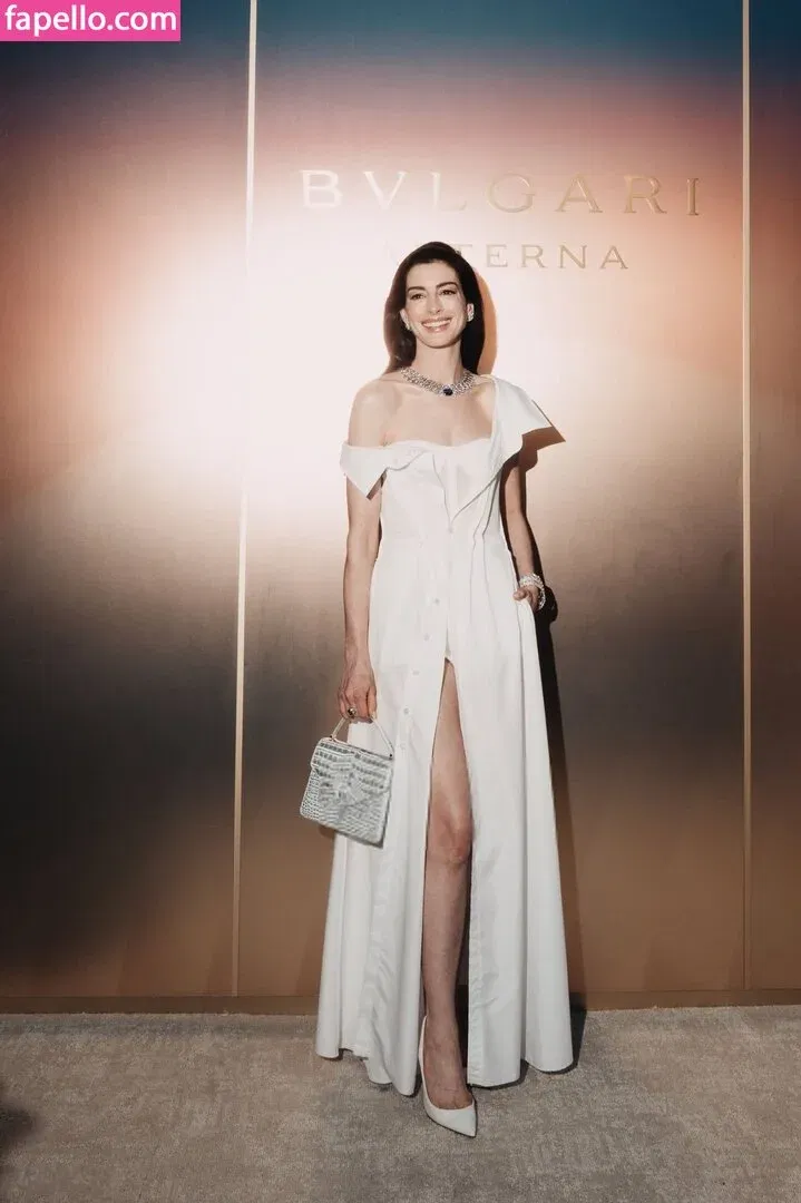 Anne Hathaway Onlyfans Photo Gallery 