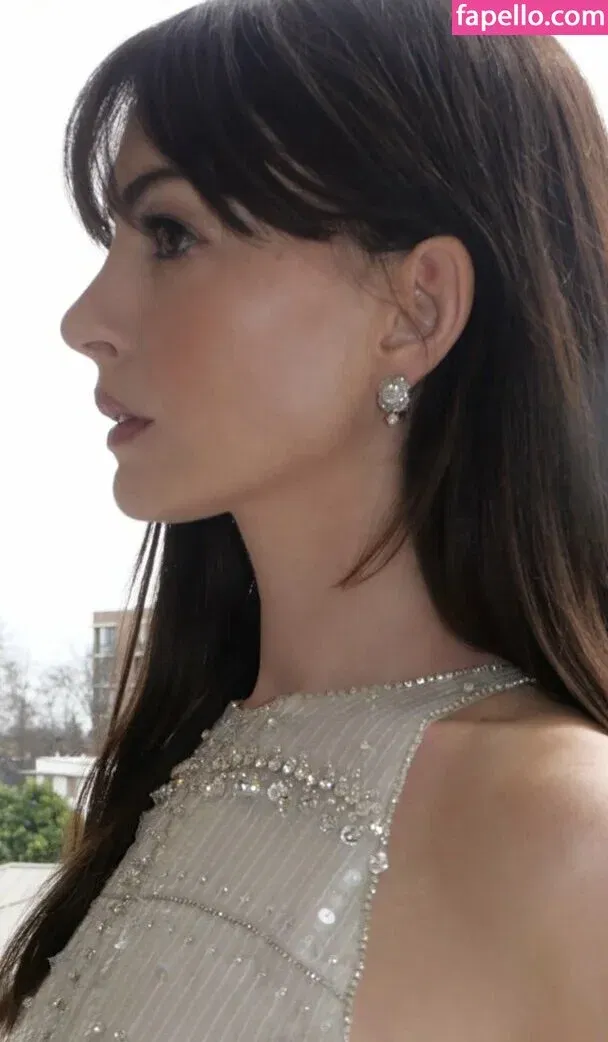 Anne Hathaway Onlyfans Photo Gallery 
