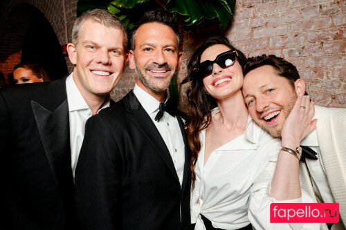 Anne Hathaway Onlyfans Photo Gallery 