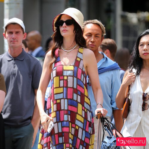 Anne Hathaway Onlyfans Photo Gallery 