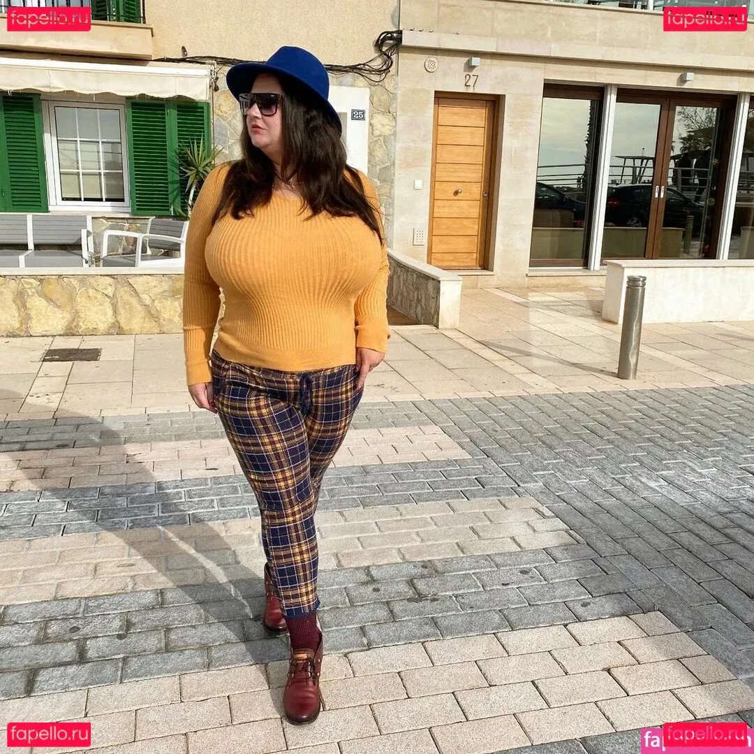 Caliope Onlyfans Photo Gallery 