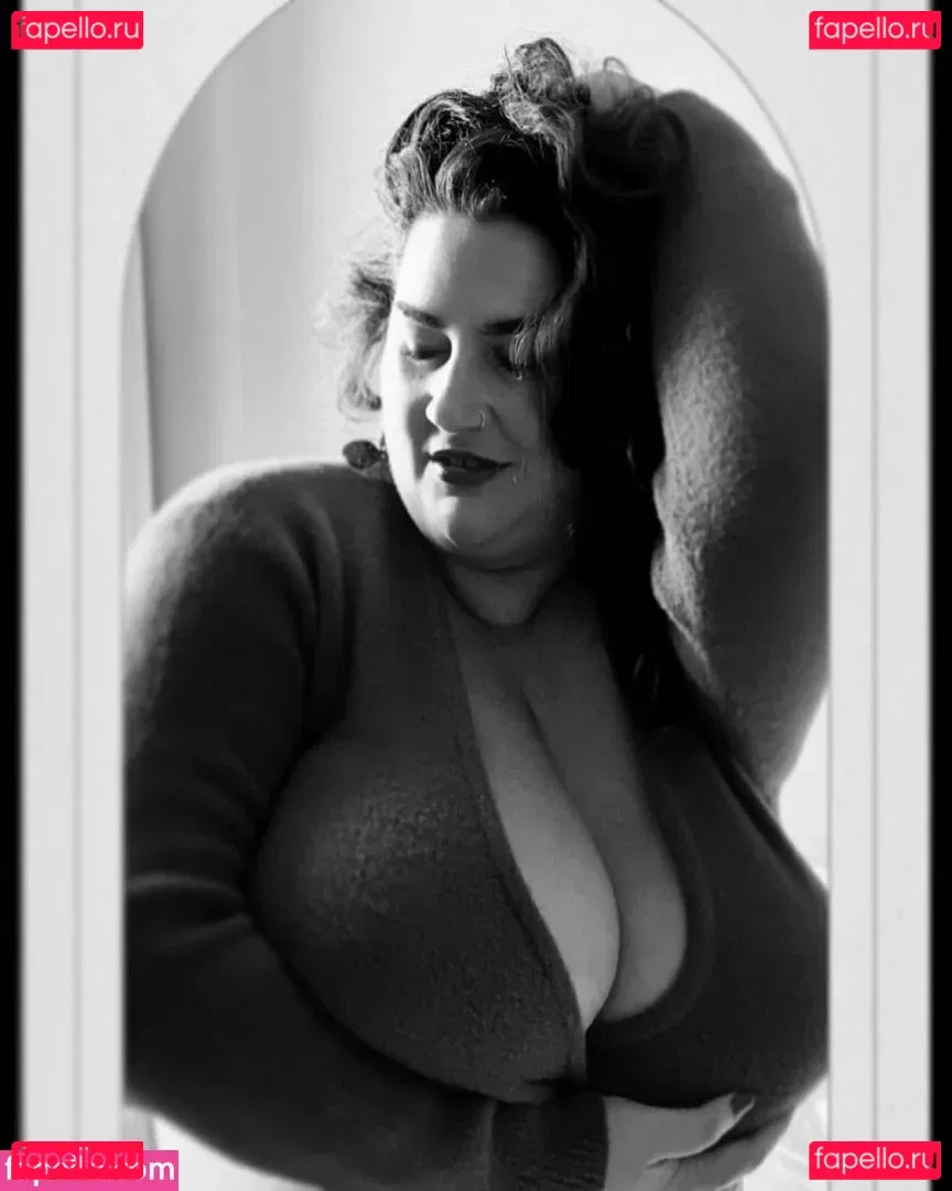 Caliope Onlyfans Photo Gallery 