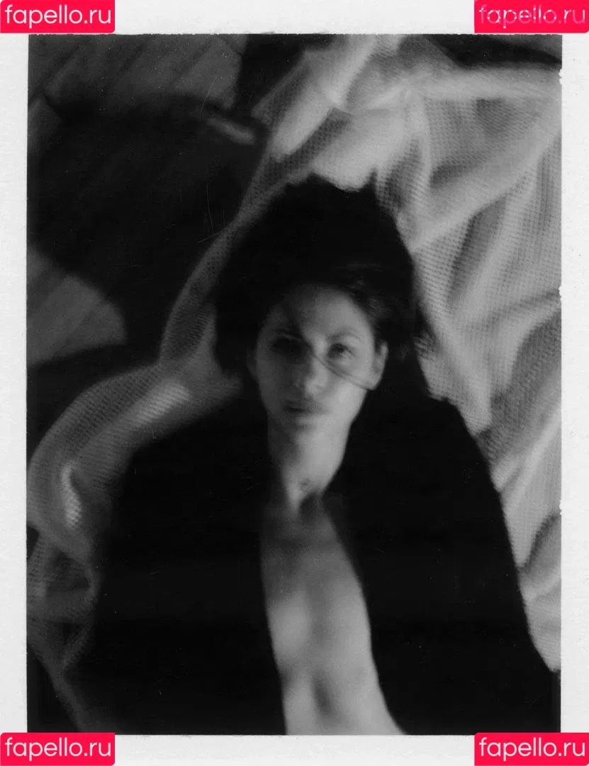 Willa Holland Onlyfans Photo Gallery 