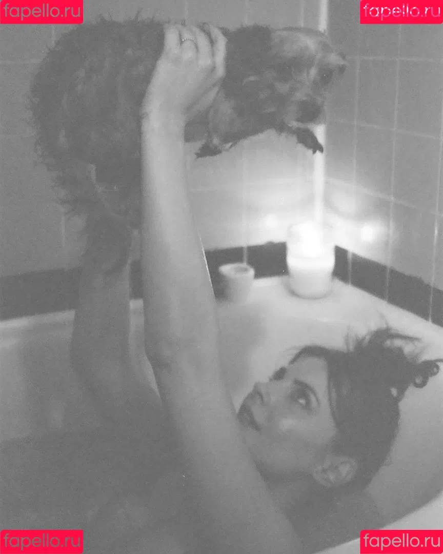 Willa Holland Onlyfans Photo Gallery 