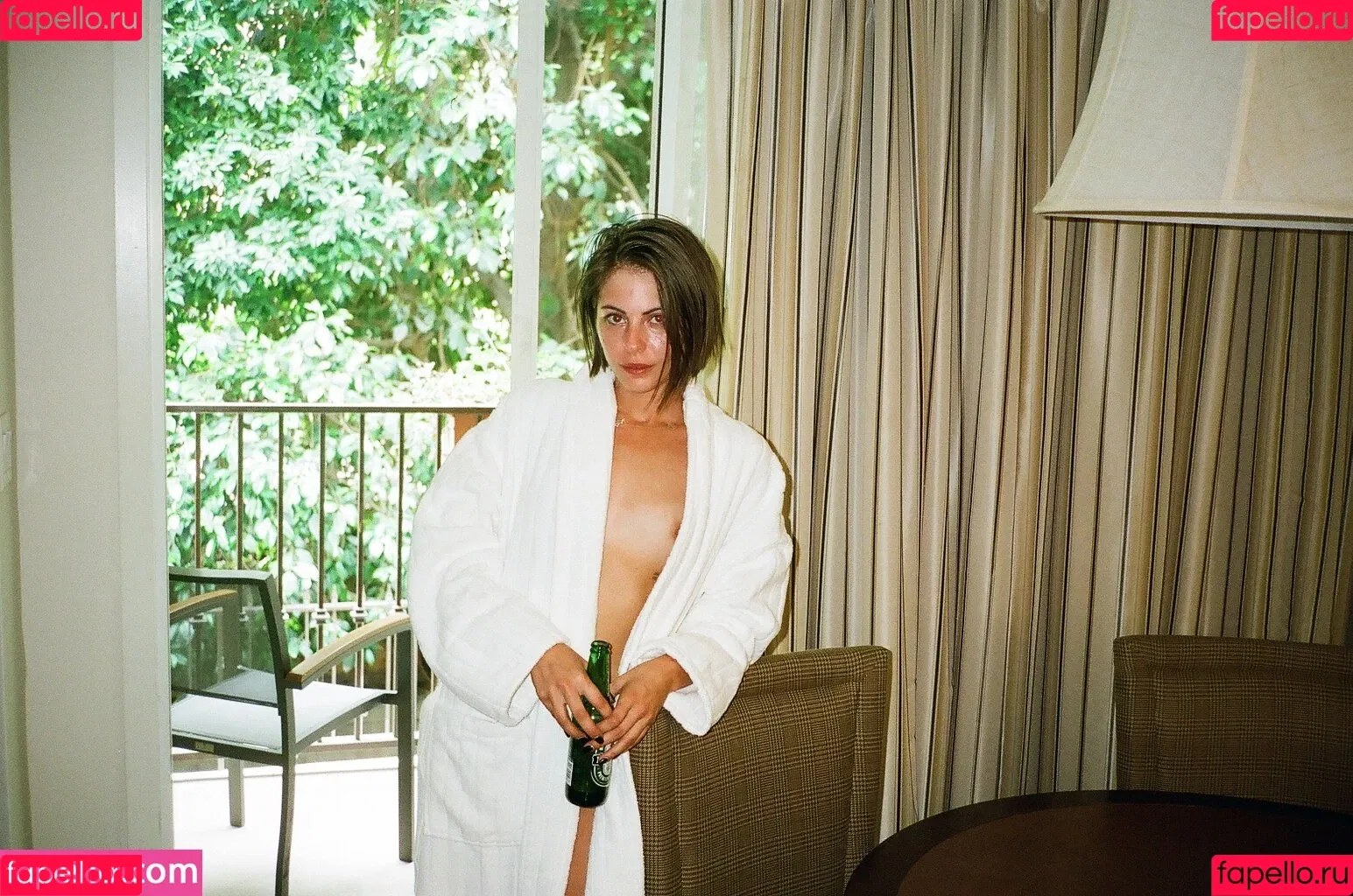 Willa Holland Onlyfans Photo Gallery 
