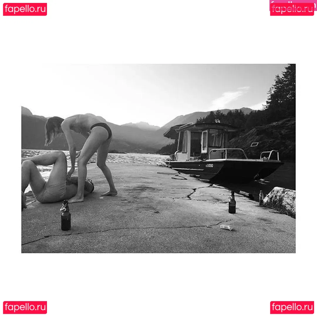 Willa Holland Onlyfans Photo Gallery 