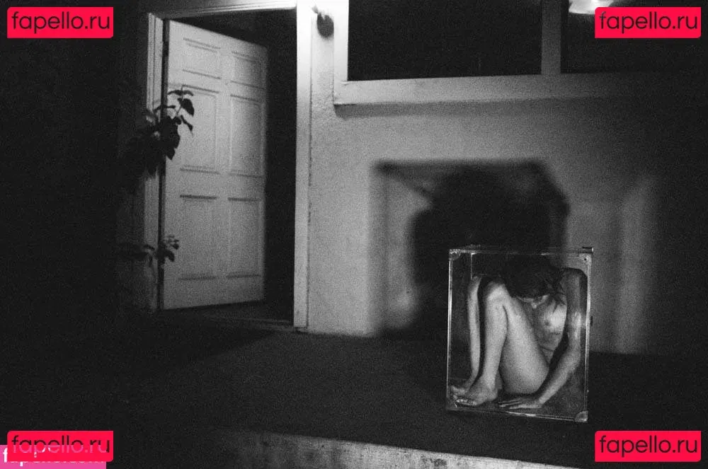 Willa Holland Onlyfans Photo Gallery 