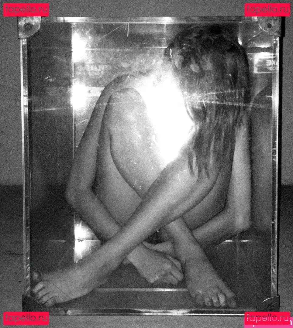 Willa Holland Onlyfans Photo Gallery 