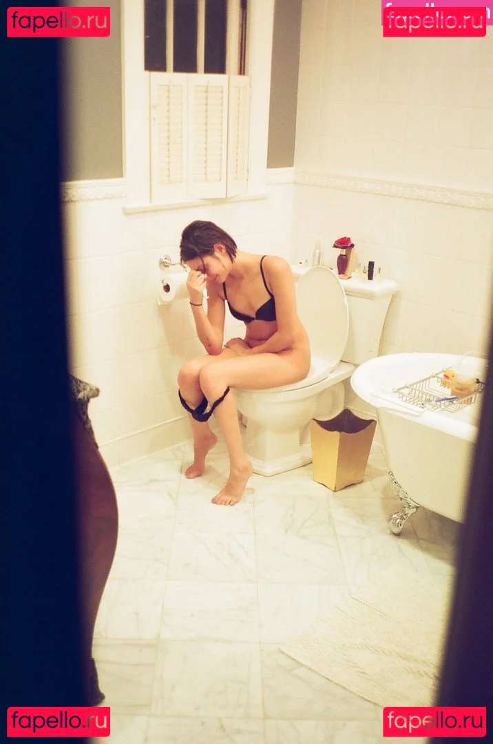 Willa Holland Onlyfans Photo Gallery 