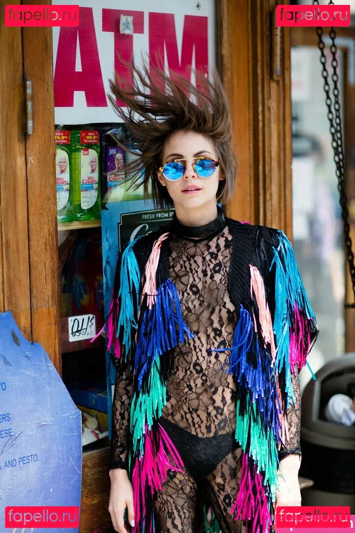 Willa Holland Onlyfans Photo Gallery 