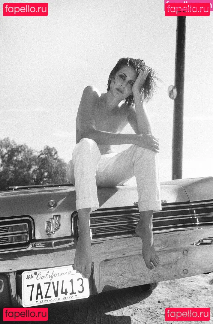 Willa Holland Onlyfans Photo Gallery 