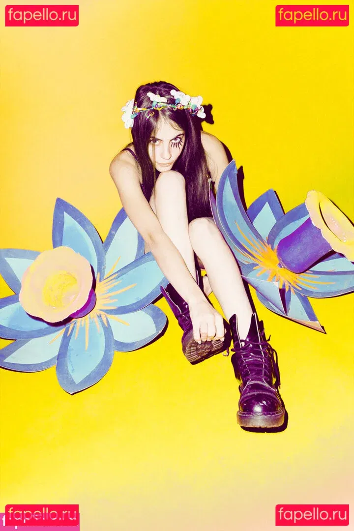 Willa Holland Onlyfans Photo Gallery 