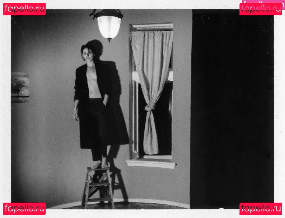 Willa Holland Onlyfans Photo Gallery 