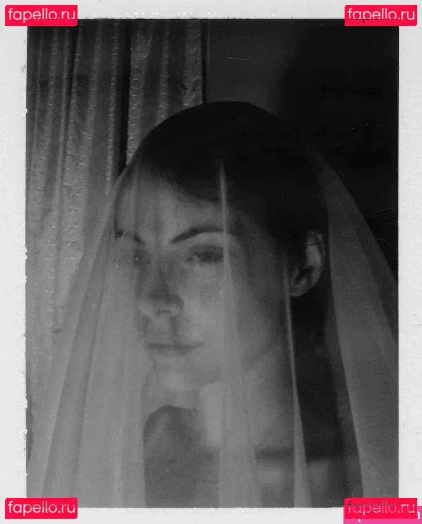 Willa Holland Onlyfans Photo Gallery 