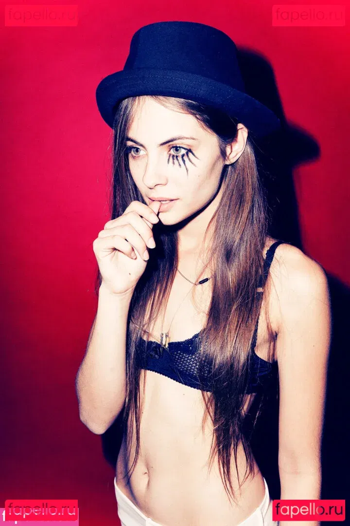 Willa Holland Onlyfans Photo Gallery 