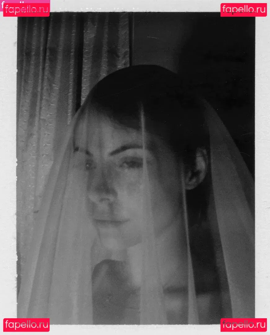 Willa Holland Onlyfans Photo Gallery 