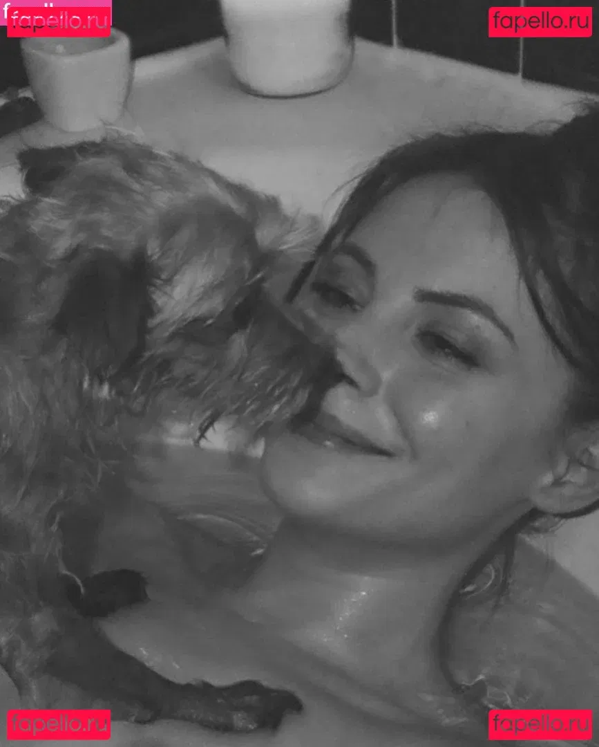 Willa Holland Onlyfans Photo Gallery 