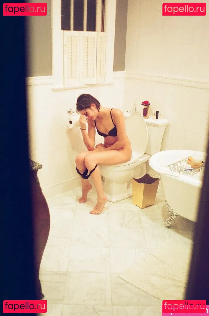 Willa Holland Onlyfans Photo Gallery 