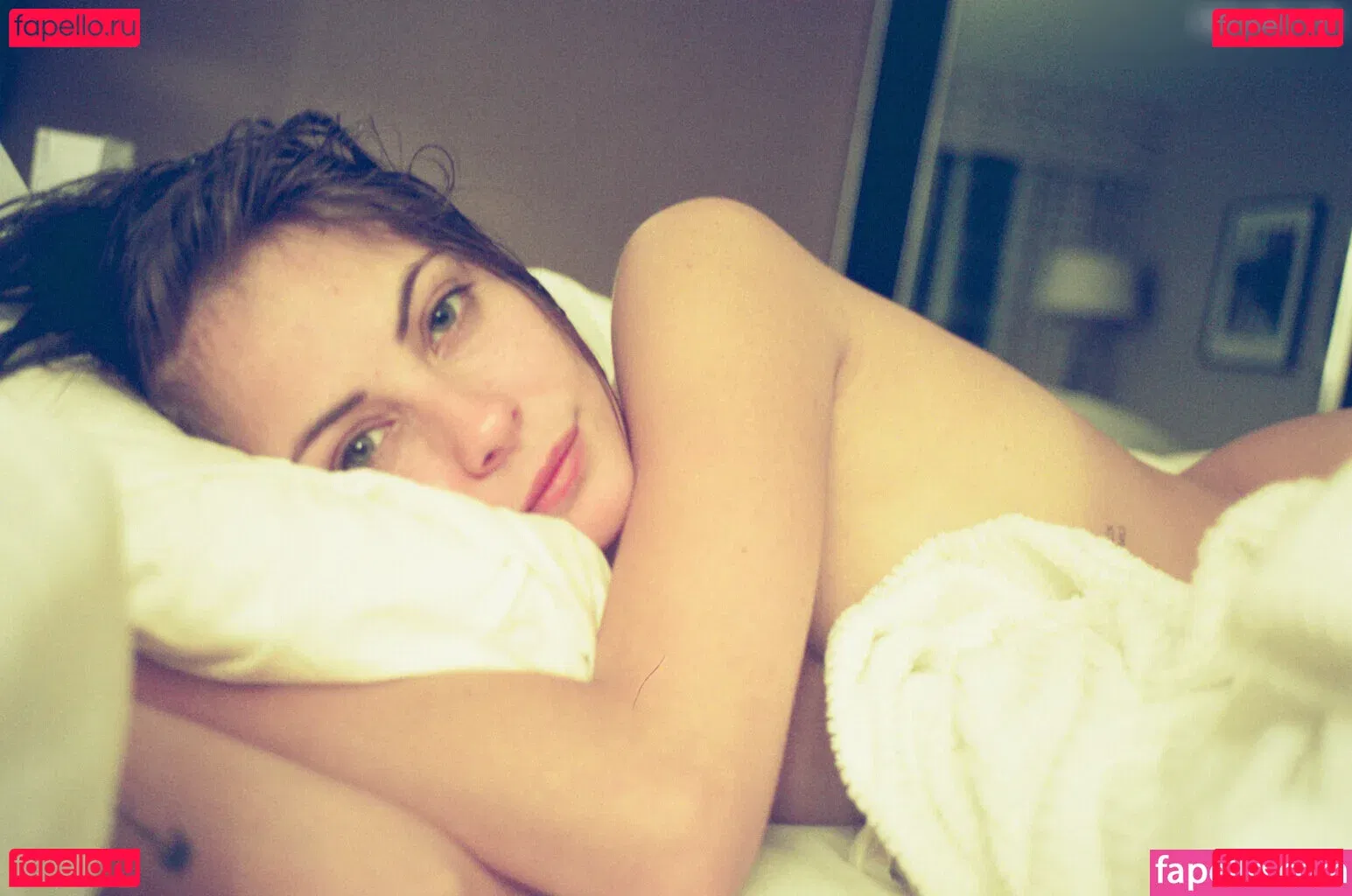 Willa Holland Onlyfans Photo Gallery 