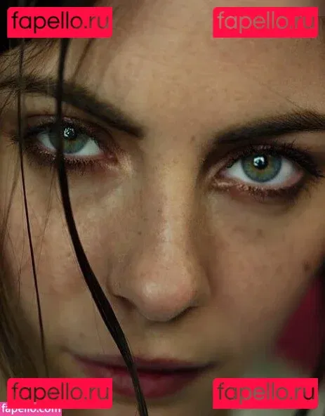 Willa Holland Onlyfans Photo Gallery 