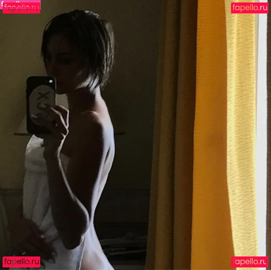 Willa Holland Onlyfans Photo Gallery 