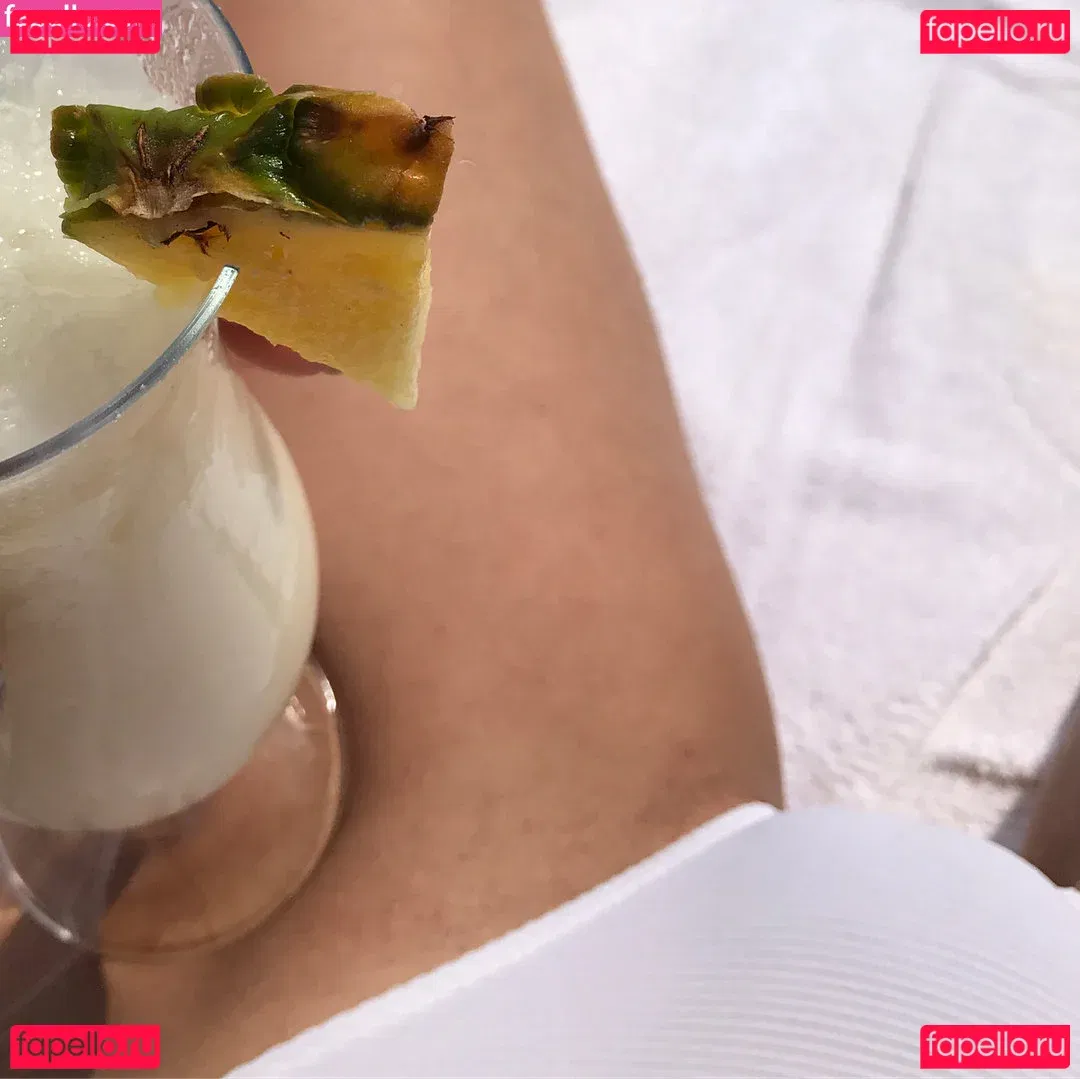 Willa Holland Onlyfans Photo Gallery 