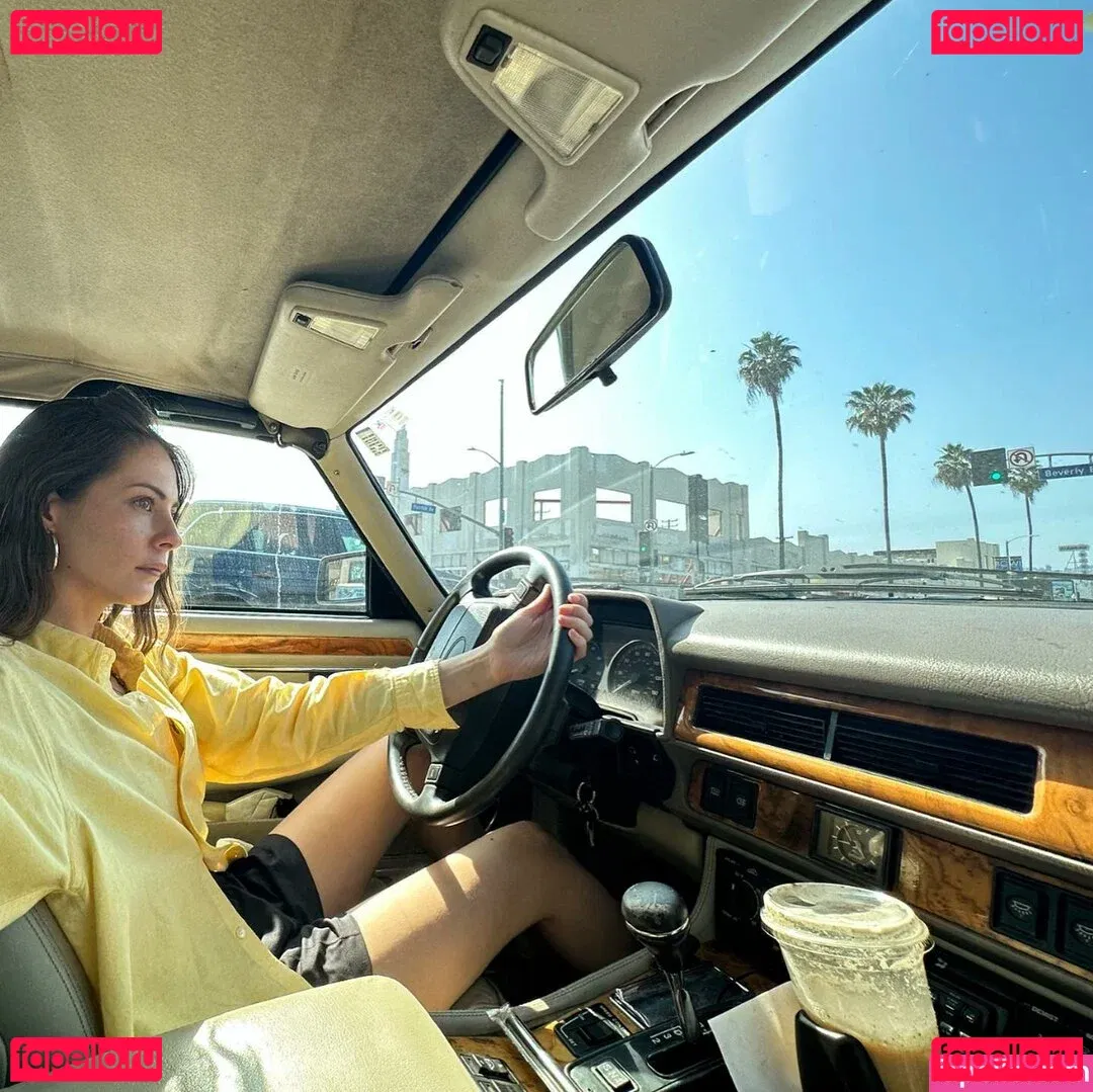 Willa Holland Onlyfans Photo Gallery 