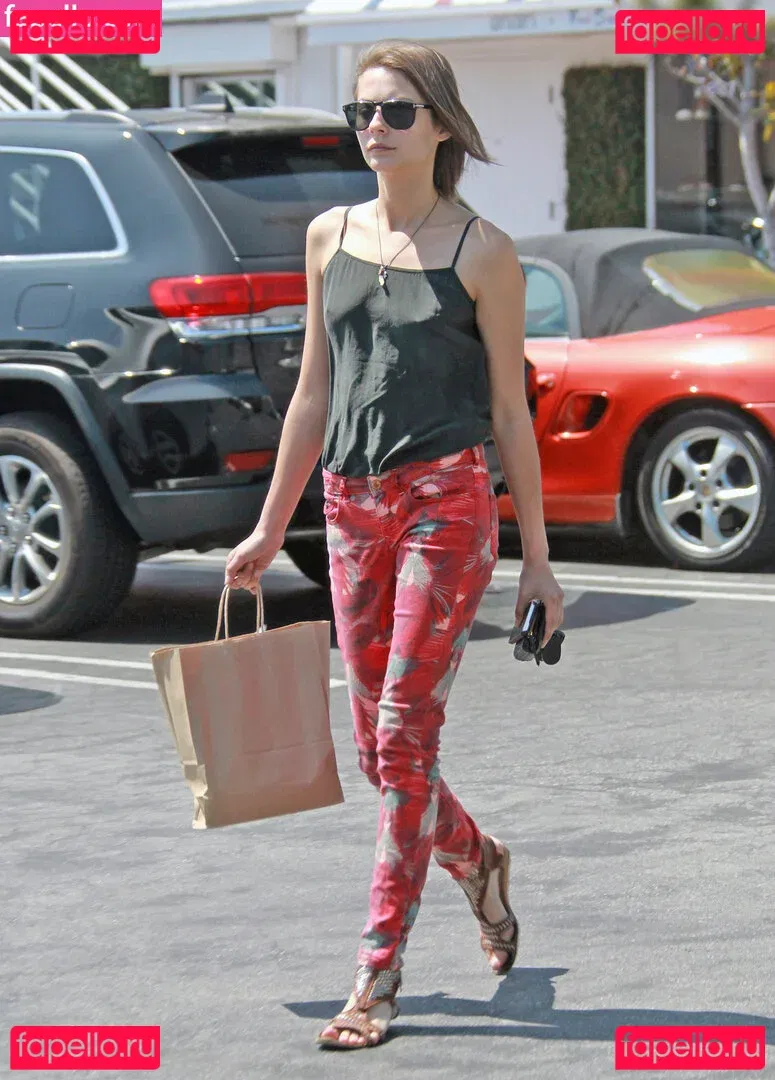 Willa Holland Onlyfans Photo Gallery 