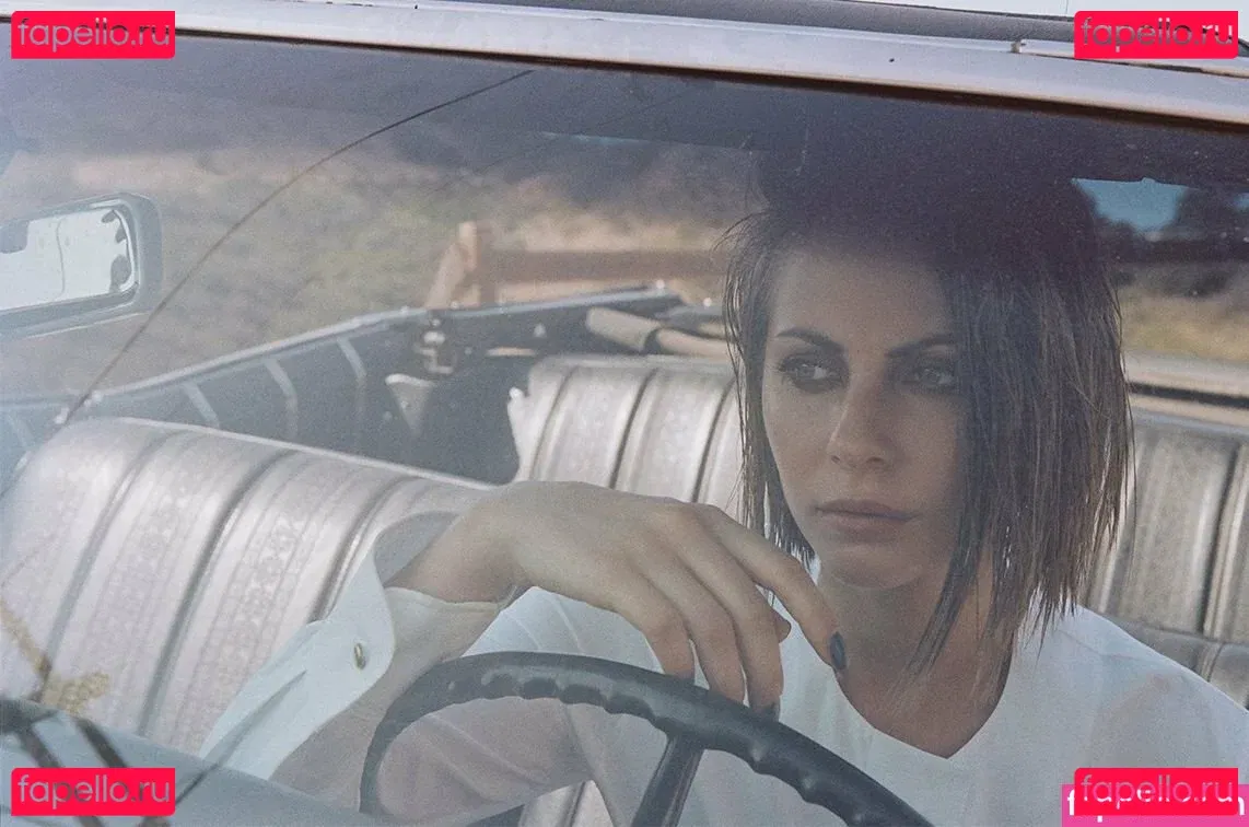 Willa Holland Onlyfans Photo Gallery 