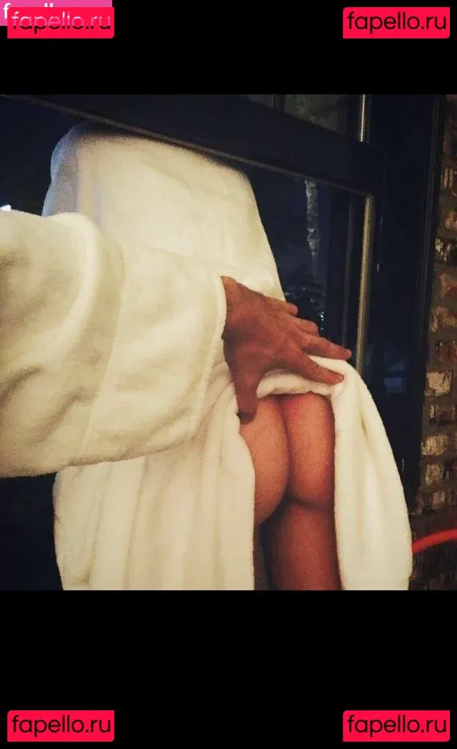 Willa Holland Onlyfans Photo Gallery 