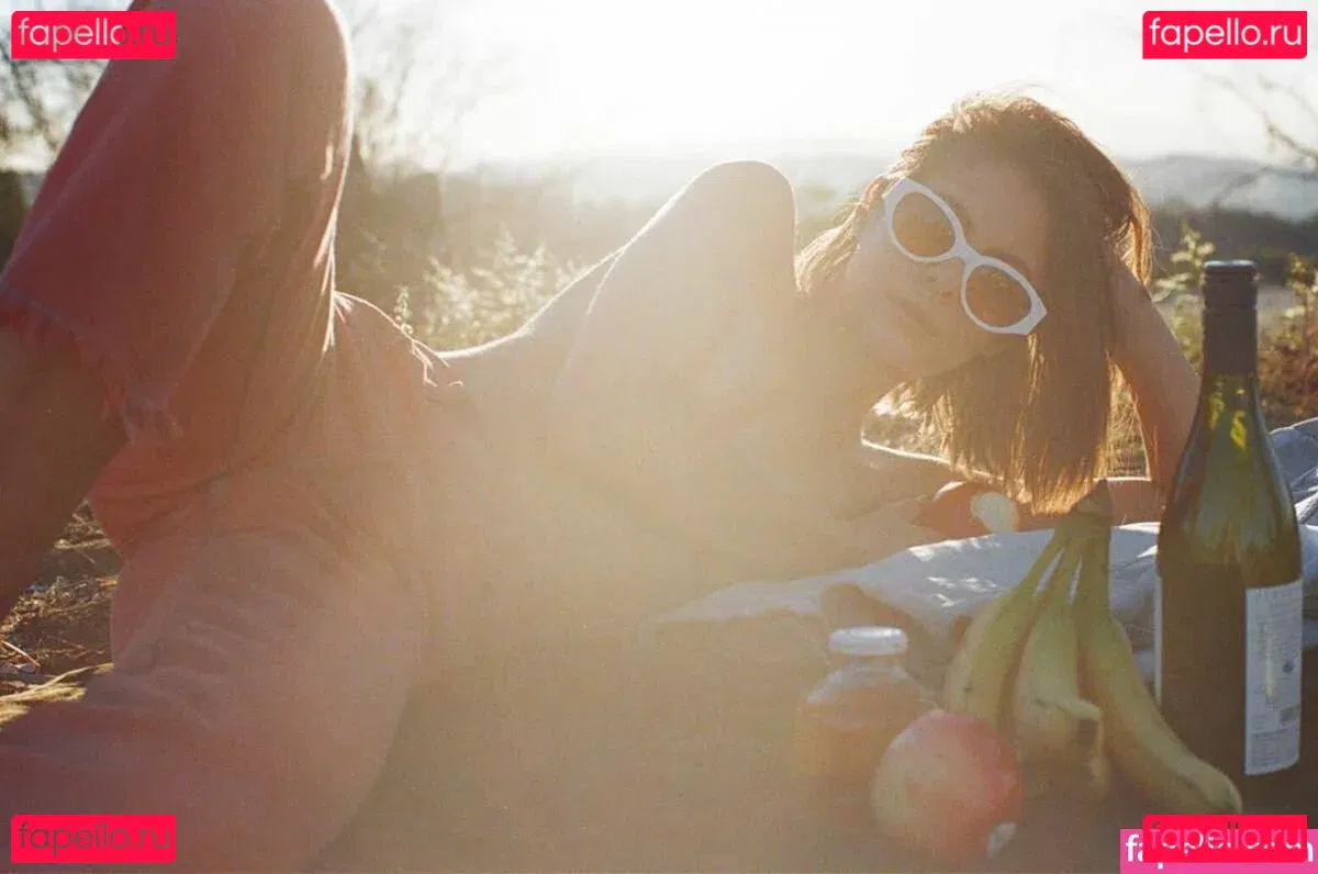 Willa Holland Onlyfans Photo Gallery 