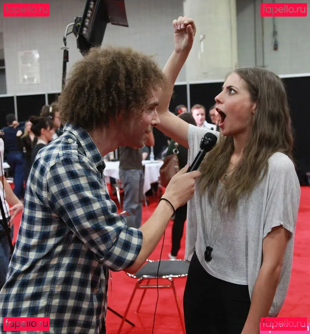 Willa Holland Onlyfans Photo Gallery 