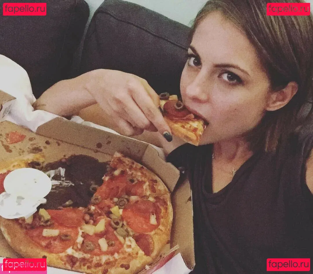 Willa Holland Onlyfans Photo Gallery 