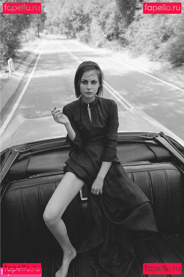 Willa Holland Onlyfans Photo Gallery 