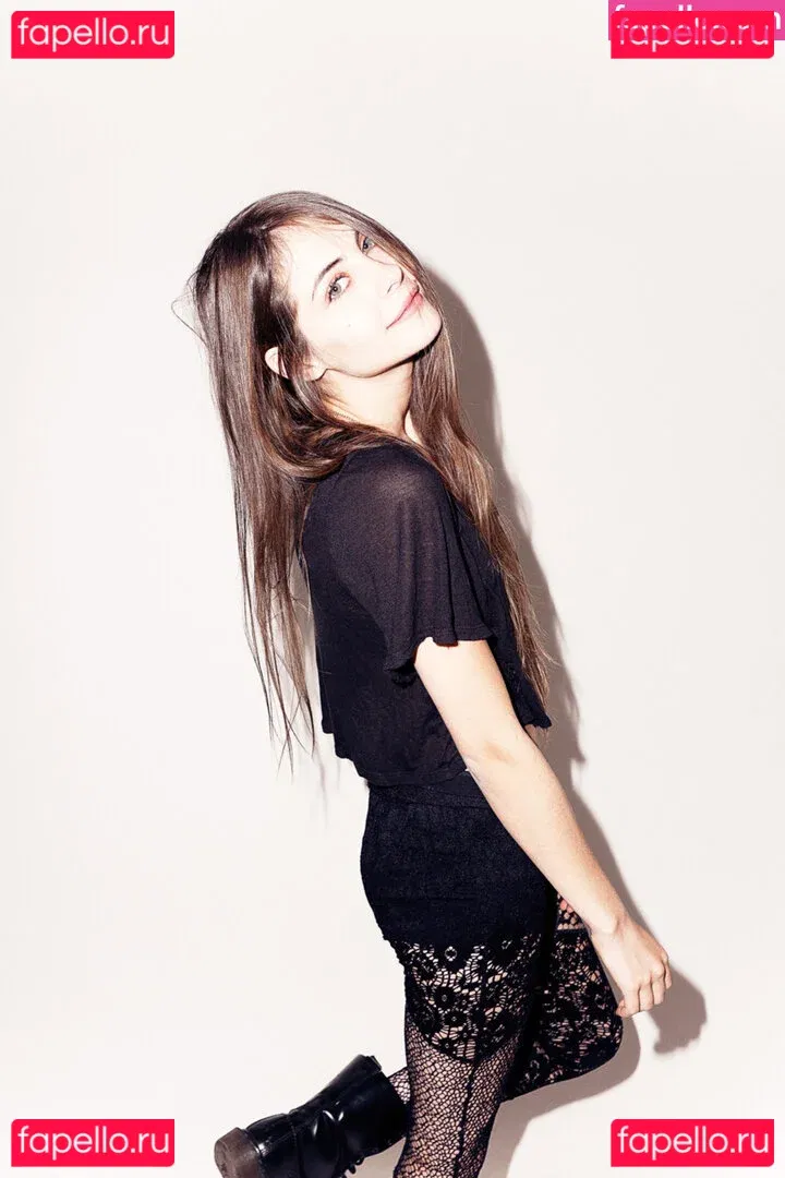 Willa Holland Onlyfans Photo Gallery 