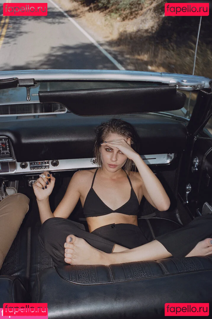 Willa Holland Onlyfans Photo Gallery 